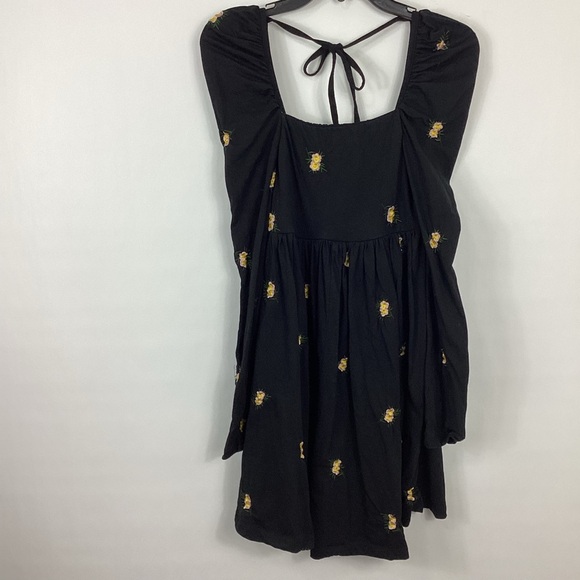 ASOS Design Embroidered Floral Dress Size 4 - Picture 1 of 8